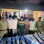 राजूपाल के हत्या में सामिल अब्दुल कवि के घर छापेमारी, पुलिस ने 8 लाइसेंसी शस्त्र, एक तमंचा वा भारी मात्रा में कारतूस किया बरामद, 5 अभियुक्त हुए गिरफ्तार