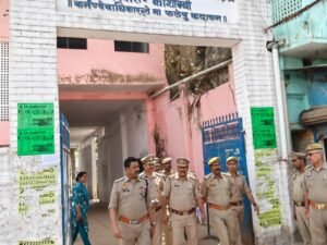 उपनिरीक्षक भर्ती परीक्षा से पहले एसपी ने भरवारी के परीक्षा केंद्र का किया निरीक्षण