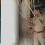 घर के भीतर फंदे से लटकता मिला युवक का शव, गांव में मचा हड़कंप