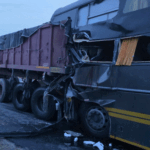 यमुना एक्सप्रेस-वे पर ट्रेलर में घुसी बस, 4 की मौत:27 यात्री घायल, बस 8 फीट पिचकी, SSP बोले- ड्राइवर नहीं, कंडक्टर चला रहा था