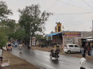 यूपी के 30 शहरों में आंधी-तूफान और बारिश का अलर्ट:बिजली गिरने से किसान की मौत; 2 दिन बाद आएगा मानसून