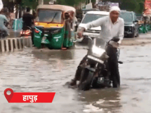 काशी में सुबह से तेज बारिश, 57 शहरों में अलर्ट:बरेली में सड़कें डूबीं, ई-रिक्शा पलटे; कल से और जोर पकड़ेगा मानसून