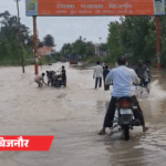 यूपी में हाईवे पर बही गंगा, एक्सप्रेस-वे की सड़क धंसी:10 नदियां उफान पर, शारदा में नाव पलटी; 24 शहरों में बारिश का अलर्ट