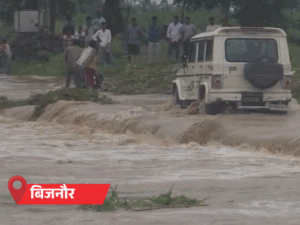 यूपी में थार डूबी, नदियां उफनाईं, पुल पर बहा पानी:लखनऊ समेत 10 शहरों में बारिश, 75 में अलर्ट; 3 दिन में 15 मौतें