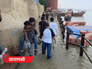 काशी में गंगा उफनाई, मणिकर्णिका घाट तक पहुंचा पानी:फर्रुखाबाद में 8 घर नदी में समाए, बिजनौर में हाईवे डूबा; 66 जिलों में अलर्ट
