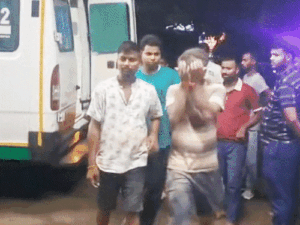 प्रतापगढ़ में परिवार के 6 लोगों की सोते वक्त मौत:मां-बाप, बेटा-बहू, 2 बच्चे; मकान ढहा, कई फीट मलबे में दबे...चीख तक नहीं पाए