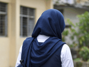 इलाहाबाद हाईकोर्ट बोला- स्कूल में हिजाब पहनने की इजाजत नहीं:सेक्युलरिज्म के लिए यूनिफॉर्म जरूरी; नाबालिग छात्रा की याचिका खारिज