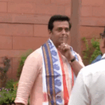 योगी ने पूछा- राहुल-अखिलेश पढ़े-लिखे हैं या नहीं?:आंकड़ों से जवाब दिया; सांसद रवि किशन के मौन व्रत पर चुटकी ली, VIDEO