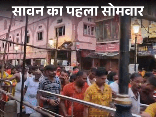 काशी में भक्तों की 3km लंबी लाइन, ड्रोन VIDEO:जलाभिषेक के लिए सिर्फ 1 सेकेंड मिल रहा, कमिश्नर ने कांवड़ियों पर फूल बरसाए