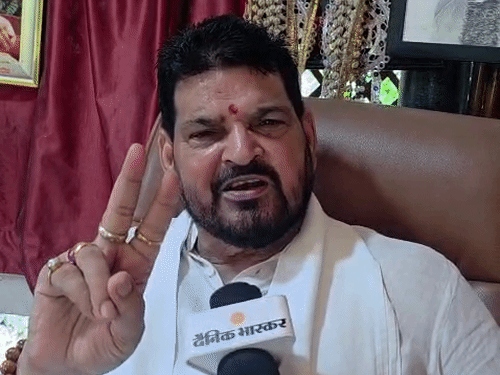 बृजभूषण भावुक होकर बोले-रेपिस्ट कहा, अच्छा होता गोली मार देते:लालच देकर जिन बच्चों से केस कराया, उन्होंने ही पोल खोली