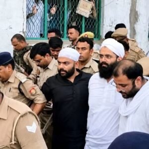 अतीक के बेटे के काफिले की 30 गाड़ियों पर FIR:प्रयागराज और प्रतापगढ़ में टोल बैरियर तोड़े, धमकाया; कुचलने का प्रयास किया
