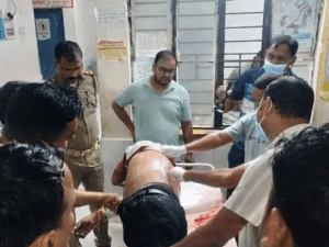 बैंक मैनेजर ने चलती कार में गोली मारी, मौत:जौनपुर में दिल के पास तमंचा सटाकर फायर किया, बुलेट पीठ चीरते हुए सीट में घुसी