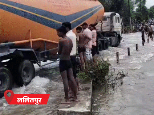 यूपी के 26 जिलों में बाढ़, 3.5 लाख लोग प्रभावित:अब तक 17 हजार का रेस्क्यू; बारिश का कोटा लगभग पूरा, 71 जिलों में अलर्ट