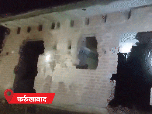 फर्रुखाबाद में 6 मकान गंगा में समाए:बलिया में कार-बाइकें डूबीं, गलियों में चली नाव; 49 जिलों में बारिश का अलर्ट