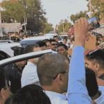 रायबरेली में राहुल गांधी को राखी बांधी, टीका लगाया:महिला कांग्रेस नेता ने कहा- आपको PM बनाकर रहेंगे; सपा नेता भी मिलने पहुंचे