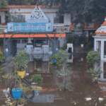 लखनऊ में 18 साल बाद आई बाढ़ का ड्रोन VIDEO:हनुमंत धाम, शनिदेव मंदिर, रिवर फ्रंट में भरा पानी; लोग घर छोड़ने को मजबूर