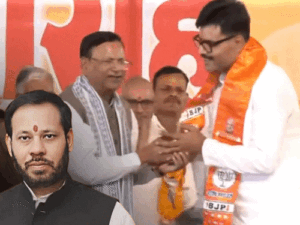 सपा के बागी 3 विधायकों का भाजपा से टिकट पक्का:बाहुबली अभय के खिलाफ संगठन; विनोद की कालपी सीट पर ‘निषाद कोटे’ का पेंच