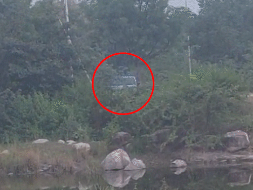 CO की गाड़ी को टक्कर मारकर भागा बिल्डर का बेटा...VIDEO:झांसी में पुलिस बाइक उड़ाई, एक घंटे तक फिल्मी एक्शन के बाद गिरफ्तार